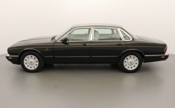 Photo 4 of 6 of O196451 JAGUAR XJ6 V6