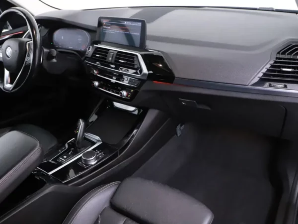 Photo 21 of 27 of WBATY15000N033780 BMW X3 xDrive20i High Executive (5-drs SUV)