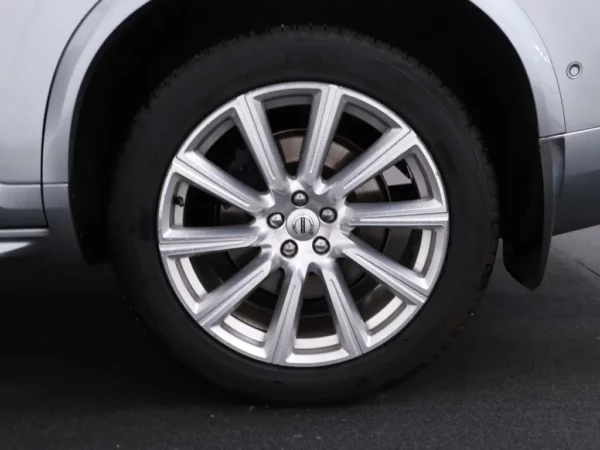 Photo 3 of 39 of YV1LFBABDH1115373 Volvo XC90 2.0 T8 Twin Engine AWD Inscription 7p. LED