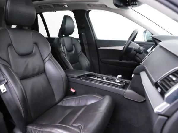 Photo 32 of 39 of YV1LFBABDH1115373 Volvo XC90 2.0 T8 Twin Engine AWD Inscription 7p. LED