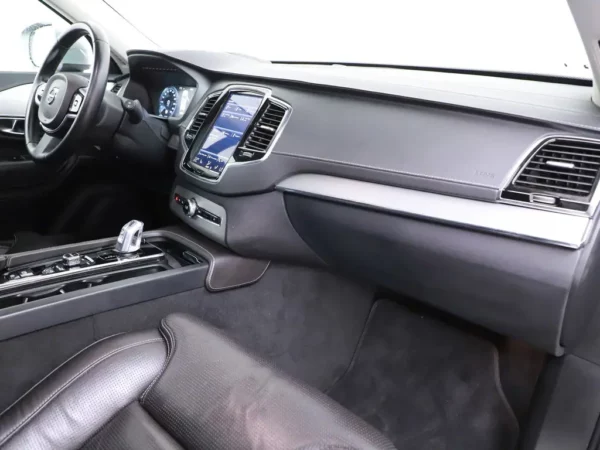 Photo 33 of 39 of YV1LFBABDH1115373 Volvo XC90 2.0 T8 Twin Engine AWD Inscription 7p. LED