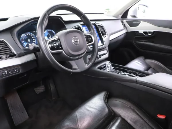 Photo 9 of 39 of YV1LFBABDH1115373 Volvo XC90 2.0 T8 Twin Engine AWD Inscription 7p. LED