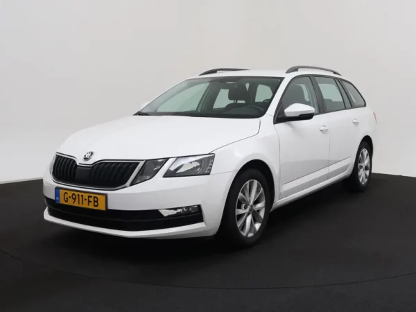 Photo 1 of 27 of TMBJP9NE6L0010741 Skoda Octavia Combi 1.0 TSI Business Edition