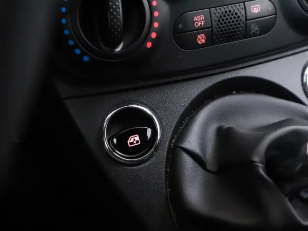 Photo 10 of 19 of ZFABF1BJ9NJG82407 Fiat 500C 1.0 Hybrid Cult 2-drs Softtop