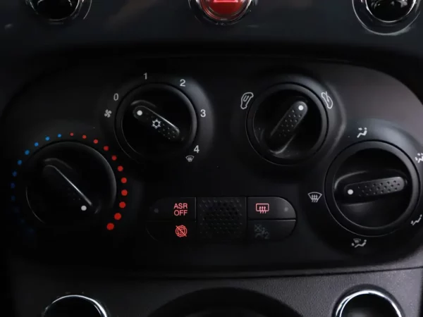 Photo 10 of 21 of ZFA3120000JE13502 Fiat 500C 1.0 Hybrid Pop Softtop DAB