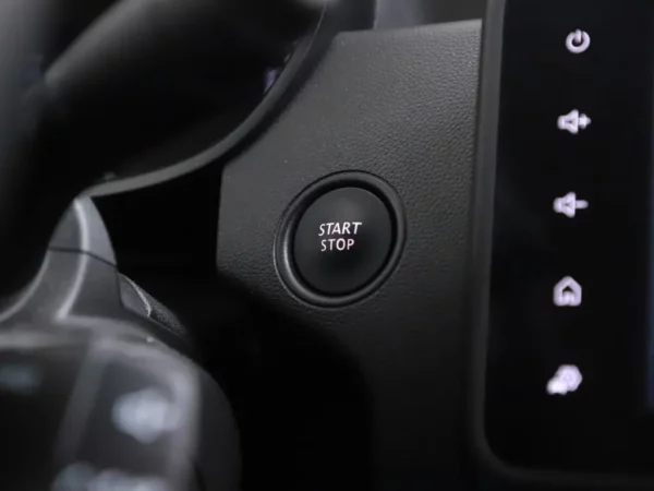 Photo 10 of 28 of VF1HJD20X68585716 Dacia Duster 1.3 TCe Extreme Cruise Ecc