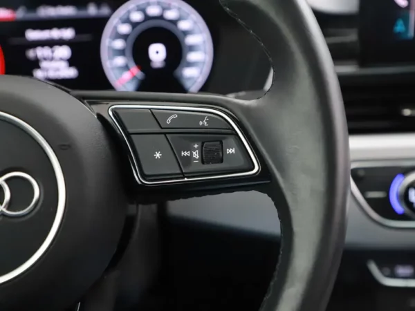 Photo 10 of 29 of WAUZZZF46NN010986 Audi A4 Limousine 40 TFSI Advanced Edition