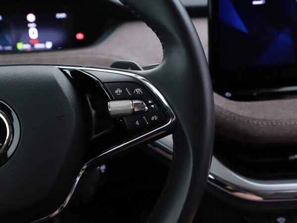 Photo 10 of 30 of TMBJB7NY9MF031448 Skoda Enyaq iV 60 (5-drs SUV) Cruise