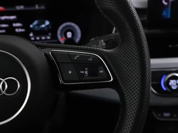 Photo 10 of 30 of WAUZZZF5XRA018580 Audi A5 Sportback 35 TFSI S-Line Competition VC