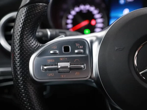 Photo 10 of 36 of WDD2052771F890023 Mercedes-Benz C-Klasse Estate 200 Business Solution AMG Plus Upgrade Edition 5-drs Combi