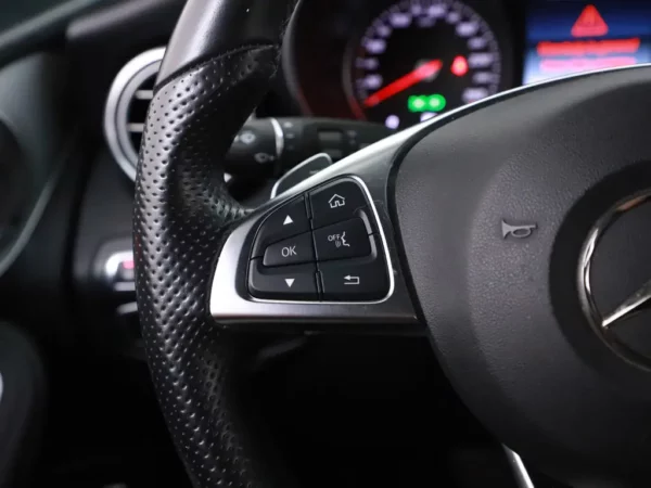 Photo 10 of 37 of WDC2539541F486918 Mercedes-Benz GLC 350e 4MATIC AMG LED