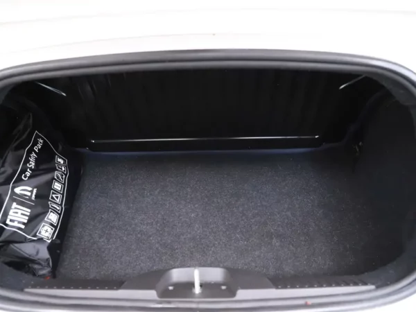 Photo 11 of 19 of ZFABF1BJ9NJG82407 Fiat 500C 1.0 Hybrid Cult 2-drs Softtop