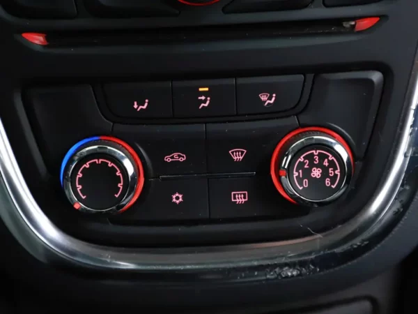 Photo 11 of 24 of W0LJD7E88G4028016 Opel Mokka 1.4 T Cosmo Airco