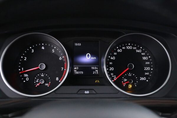 Photo 11 of 29 of WVGZZZ5NZJM080524 Volkswagen Tiguan Allspace 1.4 TSI Comfortline 7-SEATS