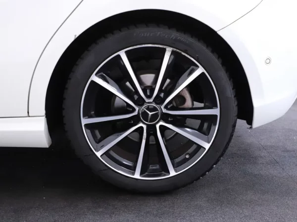 Photo 12 of 24 of WDD1760421J573183 Mercedes-Benz A-Klasse 180 Lease Edition Plus LED