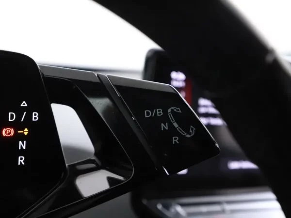 Photo 12 of 31 of WVWZZZE1ZMP001396 Volkswagen ID.3 First Plus 58 kWh