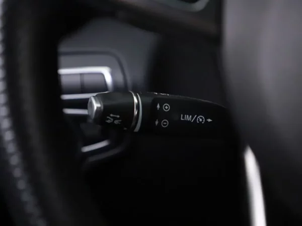 Photo 12 of 37 of WDC2539541F486918 Mercedes-Benz GLC 350e 4MATIC AMG LED