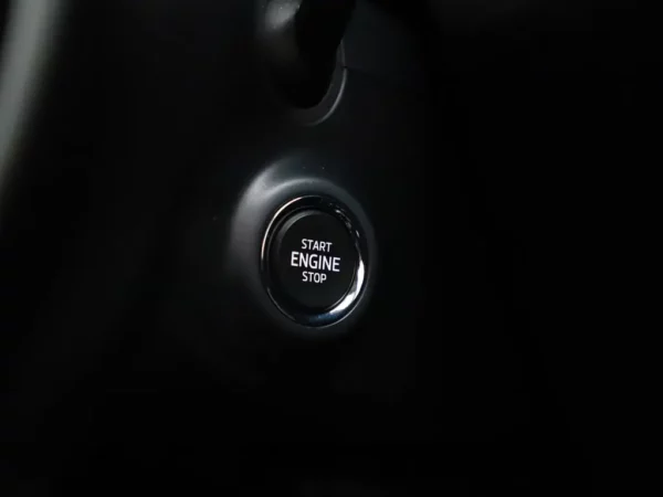 Photo 13 of 33 of TMBJN9NP9N7013019 Skoda Superb Combi 1.5 TSI ACT Business Edition Plus