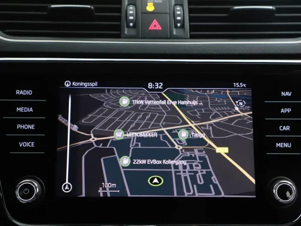 Photo 14 of 33 of TMBJN9NP9N7013019 Skoda Superb Combi 1.5 TSI ACT Business Edition Plus