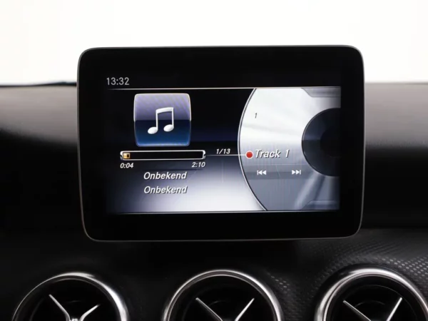 Photo 15 of 24 of WDD1760421J573183 Mercedes-Benz A-Klasse 180 Lease Edition Plus LED