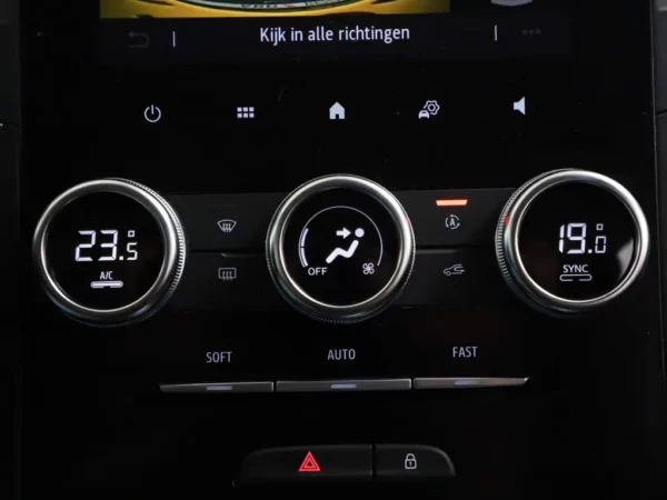 Photo 15 of 27 of VF1RFB00766284409 Renault Mégane Estate 1.3 TCe Business Zen