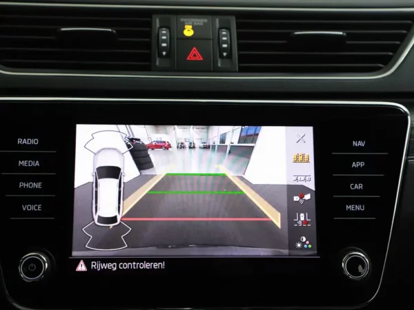 Photo 15 of 33 of TMBJN9NP9N7013019 Skoda Superb Combi 1.5 TSI ACT Business Edition Plus