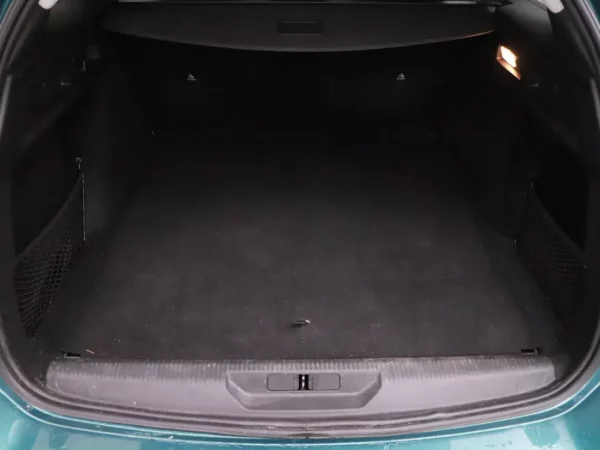 Photo 16 of 26 of VR3FRHNPLNY542505 Peugeot 308 SW 1.2 PureTech Active Pack Business