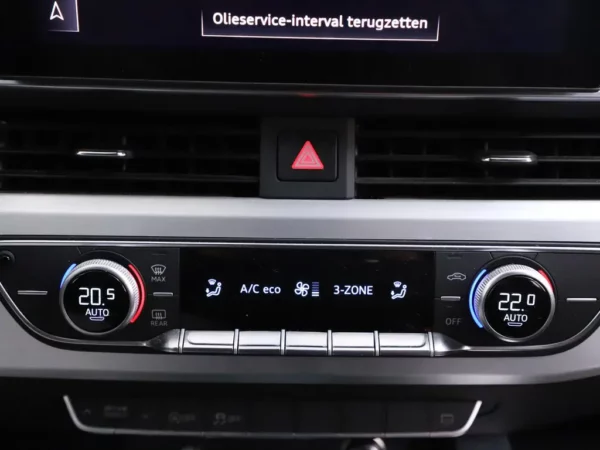 Photo 16 of 30 of WAUZZZF47LA021709 Audi A4 Avant 35 Automaat TFSI S-Line Sport