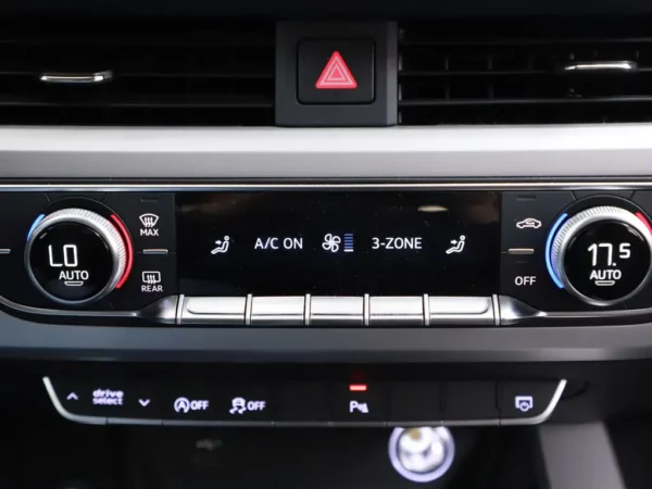 Photo 16 of 32 of WAUZZZF49LA006189 Audi A4 Avant 35 TFSI Launch Business