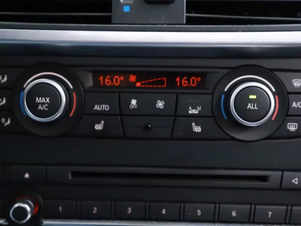 Photo 16 of 37 of WBAWY710300C96156 BMW X3 xDrive35d High Executive M-Pakket