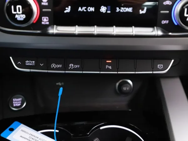 Photo 17 of 29 of WAUZZZF46NN010986 Audi A4 Limousine 40 TFSI Advanced Edition