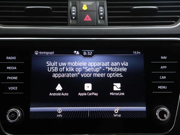 Photo 17 of 33 of TMBJN9NP9N7013019 Skoda Superb Combi 1.5 TSI ACT Business Edition Plus