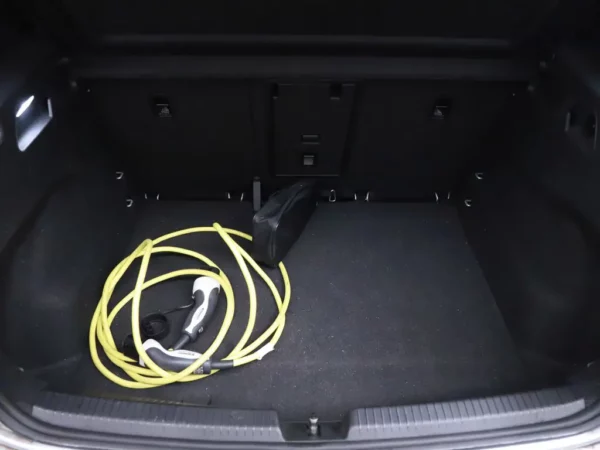 Photo 18 of 28 of WVWZZZE1ZMP019258 Volkswagen ID.3 Business 58 kWh IQ-Light