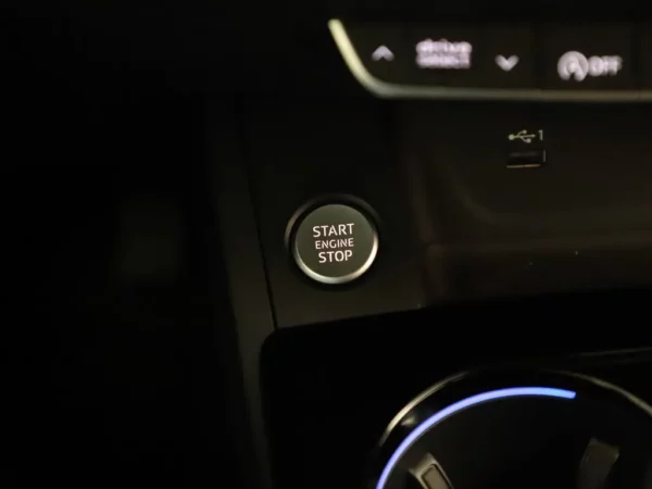 Photo 18 of 32 of WAUZZZF49LA006189 Audi A4 Avant 35 TFSI Launch Business