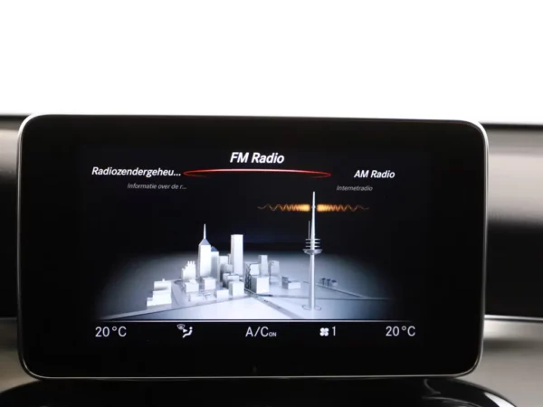 Photo 18 of 34 of WDC2533461F442197 Mercedes-Benz GLC Coupé 250 4MATIC Premium Plus AMG LED