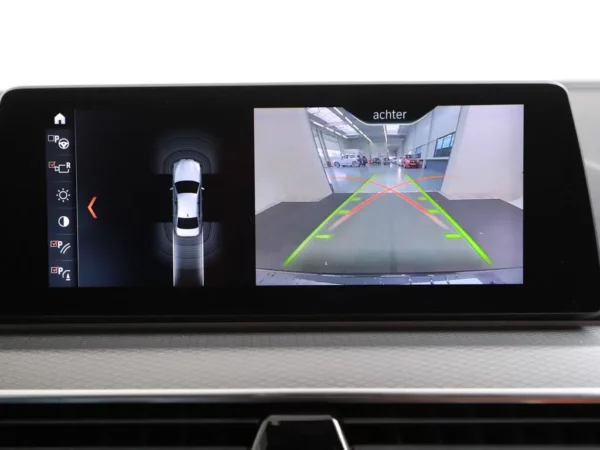 Photo 18 of 35 of WBAJA11000BH44952 BMW 5 Serie 520i Aut. High Executive 4-drs Sedan