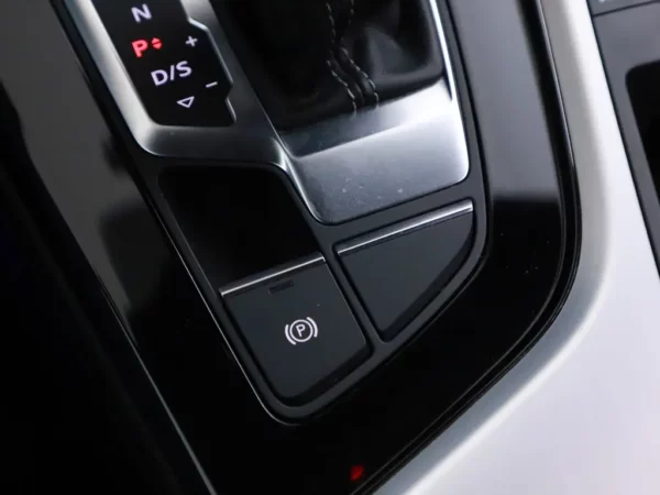 Photo 19 of 30 of WAUZZZF5XRA018580 Audi A5 Sportback 35 TFSI S-Line Competition VC