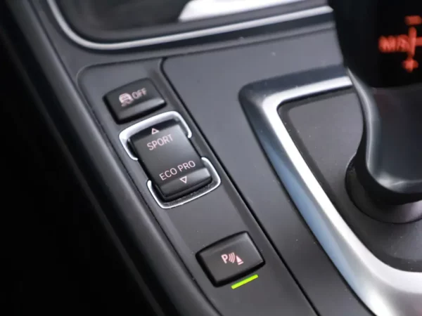 Photo 19 of 33 of WBA3X31030D358417 BMW 3-serie Gran Turismo 328i High Executive