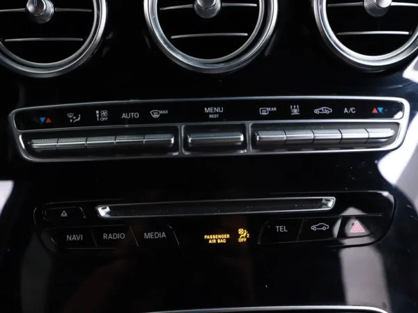 Photo 19 of 37 of WDC2539541F486918 Mercedes-Benz GLC 350e 4MATIC AMG LED