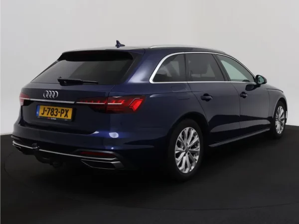 Photo 2 of 32 of WAUZZZF49LA006189 Audi A4 Avant 35 TFSI Launch Business