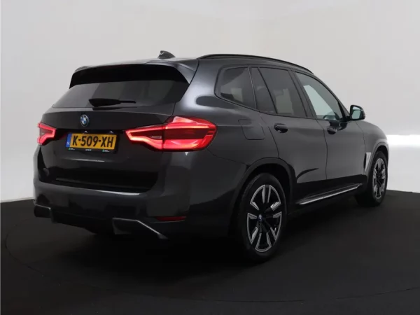 Photo 2 of 36 of WBY7X41090SZ08143 BMW iX3 Executive 80 kWh