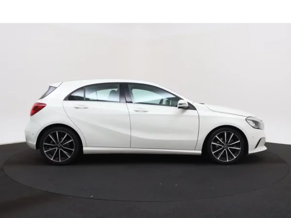 Photo 20 of 24 of WDD1760421J573183 Mercedes-Benz A-Klasse 180 Lease Edition Plus LED