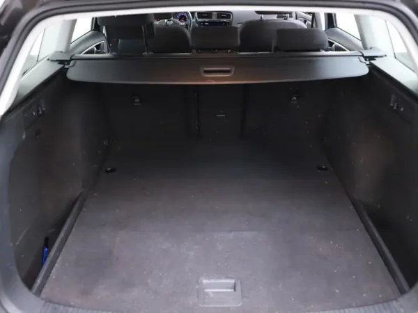 Photo 20 of 31 of WVWZZZAUZLP505120 Volkswagen GOLF Variant 1.0 TSI Comfortline 5-drs Combi