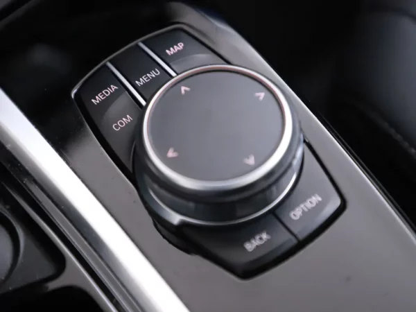 Photo 20 of 36 of WBY7X41090SZ08143 BMW iX3 Executive 80 kWh