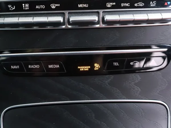 Photo 20 of 36 of WDD2052771F890023 Mercedes-Benz C-Klasse Estate 200 Business Solution AMG Plus Upgrade Edition 5-drs Combi