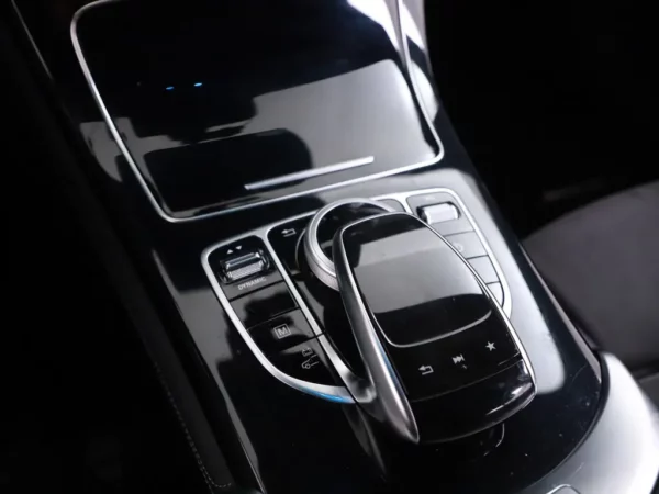 Photo 20 of 37 of WDC2539541F486918 Mercedes-Benz GLC 350e 4MATIC AMG LED