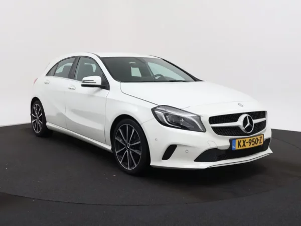 Photo 21 of 24 of WDD1760421J573183 Mercedes-Benz A-Klasse 180 Lease Edition Plus LED