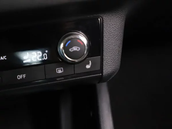 Photo 21 of 34 of TMBER7NW3M3052258 Skoda Scala 1.0 TSI Business Edition 5-drs Hatchb.