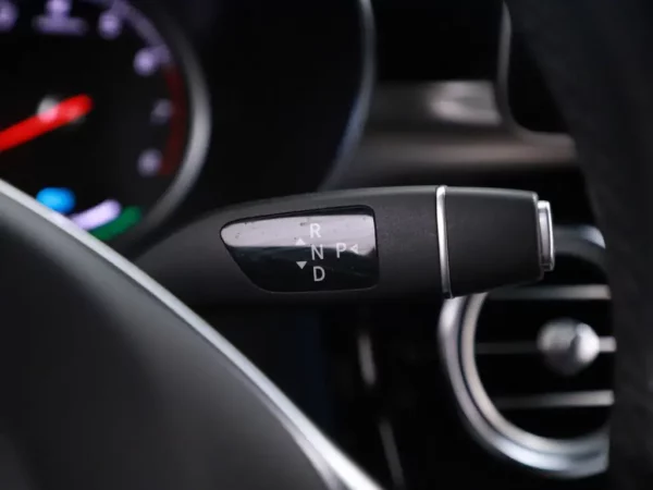 Photo 21 of 37 of WDC2539541F486918 Mercedes-Benz GLC 350e 4MATIC AMG LED