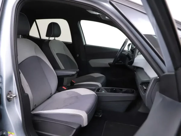 Photo 22 of 28 of WVWZZZE1ZMP019258 Volkswagen ID.3 Business 58 kWh IQ-Light